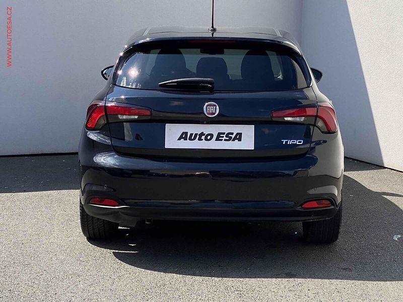 Fiat Tipo (2019) 1.4i, Lounge, navi, kamera - fotka 5 z 16