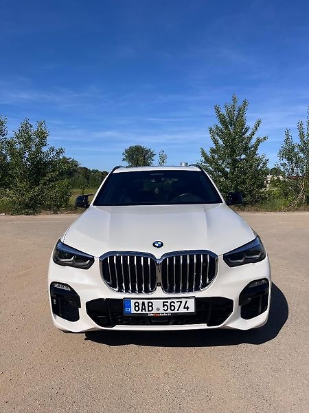 BMW X5 (2020) - fotka 2 z 14