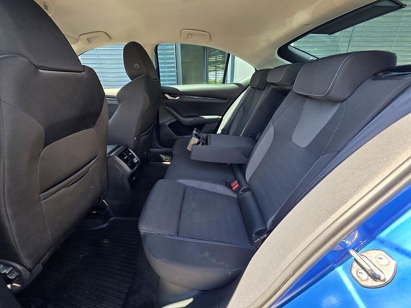 Škoda Octavia 1,5 TSi 85 kW Selection - fotka 16 z 21