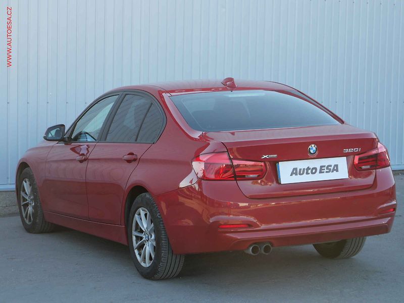BMW Řada 3 (2018) 2.0T 320i xDrive, ČR, AT - fotka 6 z 25