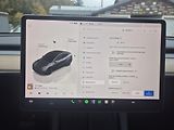 Tesla Model Y RWD 220kw TZ SOH 93,6 % - náhled 24