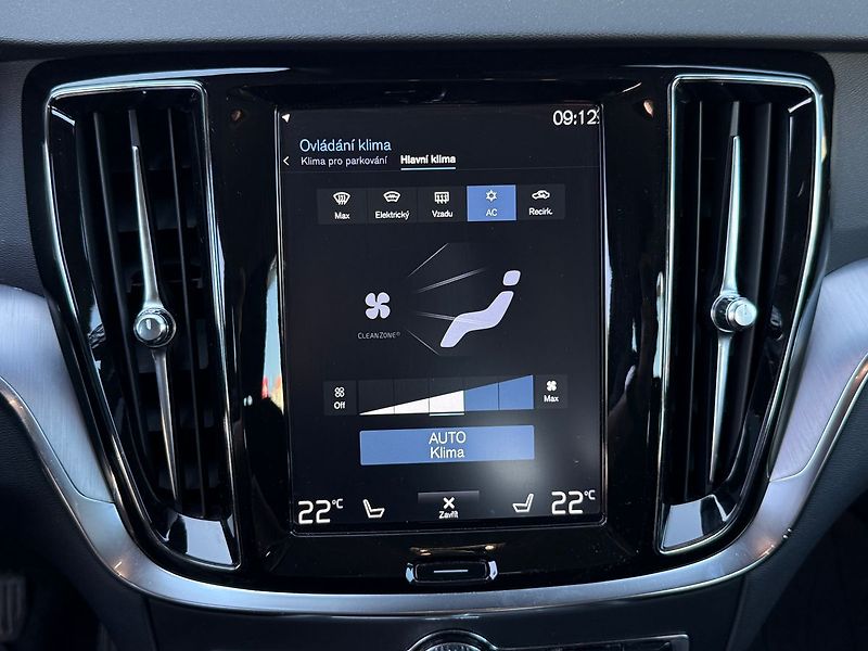 Volvo V60 MOMENTUM B4, FULL LED - fotka 18 z 22