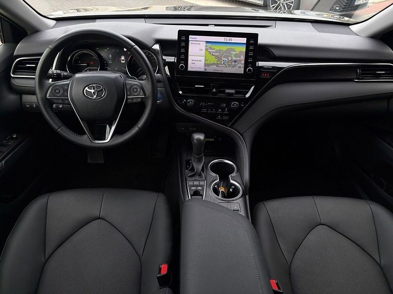 Toyota Camry 2,5 Hybrid Executive - fotka 15 z 19