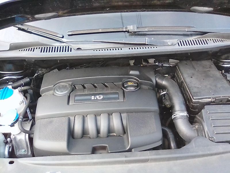 Volkswagen Caddy (2005) 1.6i 16V, závěs - fotka 29 z 30