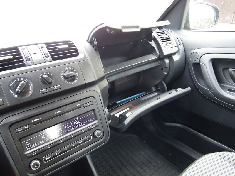 Škoda Roomster (2013) 1.2 TSI 63kW  70000KM - fotka 30 z 31