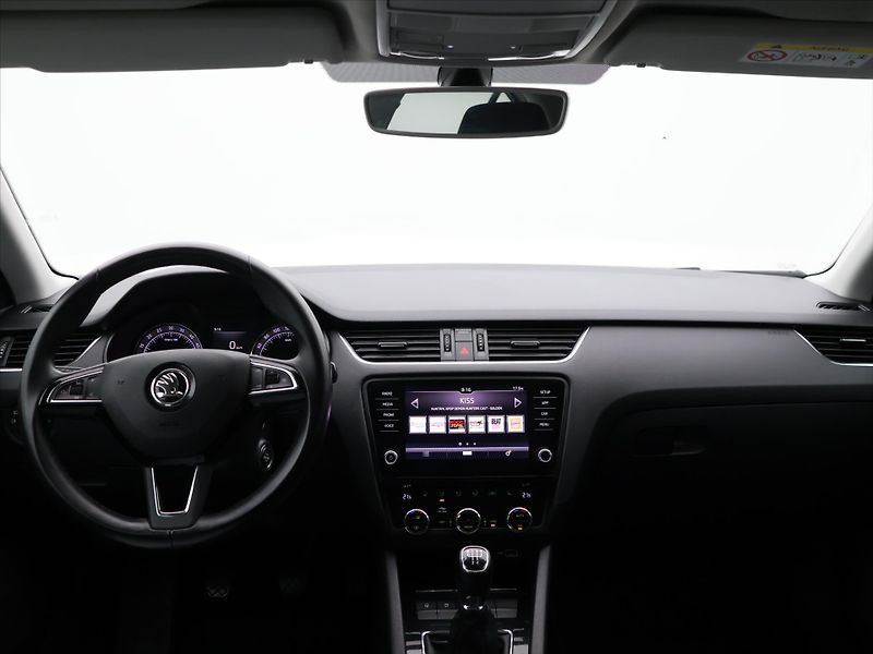 Škoda Octavia 1,6 TDI CZ Style LED Kessy - fotka 23 z 30