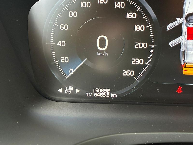 Volvo V60 (2020) 2.0D,140KW,BLIS,ACC,MATRIX,DPH - fotka 13 z 26