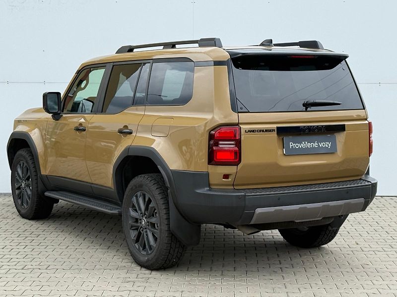 Toyota Land Cruiser 2.8 D-4D 6AT Executive MHEV AW - fotka 7 z 30