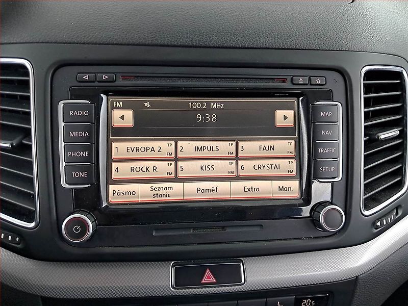 Volkswagen Sharan (2012) 2.0 TDI BMT, 6 míst, Navi - fotka 13 z 24