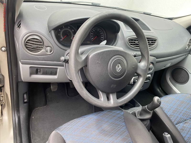 Renault Clio (2007) 1.2i, ČR, AC, zmk.řazení - fotka 12 z 16