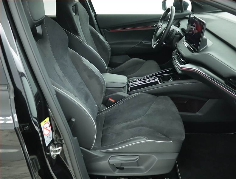 Škoda Enyaq (2023) Sportline iV 60 (62 kWh) - fotka 9 z 18