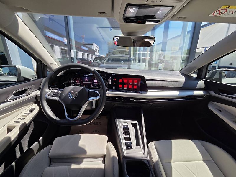 Volkswagen Golf (2023) 2.0 TDI DSG - fotka 11 z 39