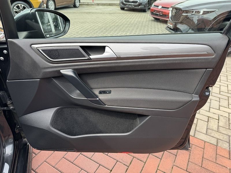 Volkswagen Golf Sportsvan (2016) 1.4TSi R-Line DSG Xenony Navi - fotka 17 z 48