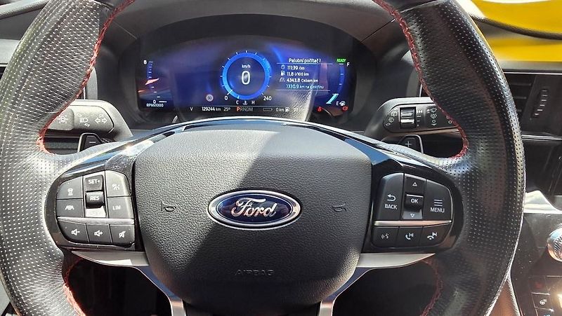 Ford Explorer (2021) 3.0 EcoBoost 336 kW PHEV 7míst - fotka 25 z 47