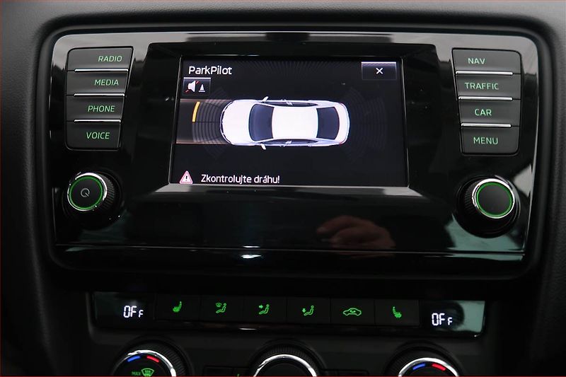 Škoda Octavia (2014) Style 1.4 TSI, Kůže, Navi - fotka 18 z 18