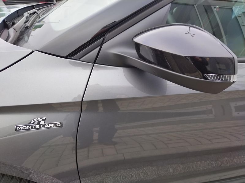 Škoda Fabia 1.0 TSi Monte Carlo - fotka 26 z 29