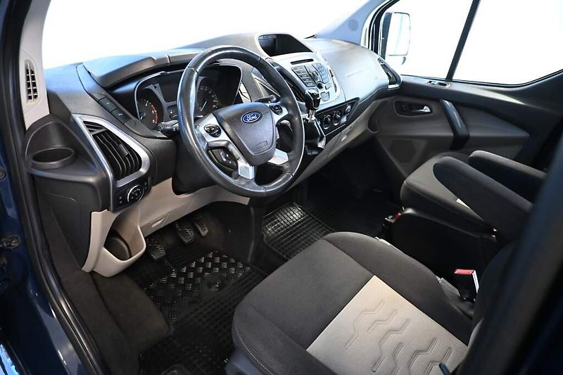 Ford Tourneo Custom (2014) 2.2 L1H1 8 Míst klima kamera 1 - fotka 12 z 30
