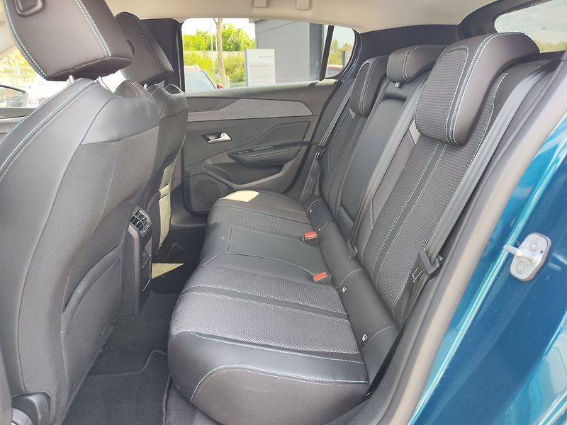 Peugeot 308 1.2 Puretech/96kW Allure EAT8 - fotka 10 z 33
