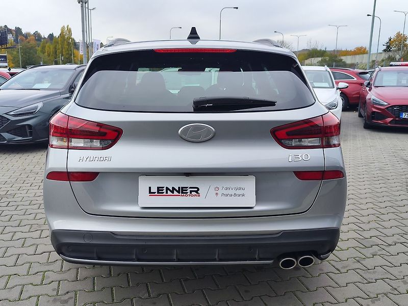 Hyundai i30 1.5 T-GDI/103kW N-Line DCT - fotka 6 z 35