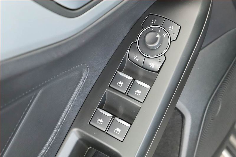 Ford Focus (2023) ST-Line 1.0 MHEV - fotka 9 z 14