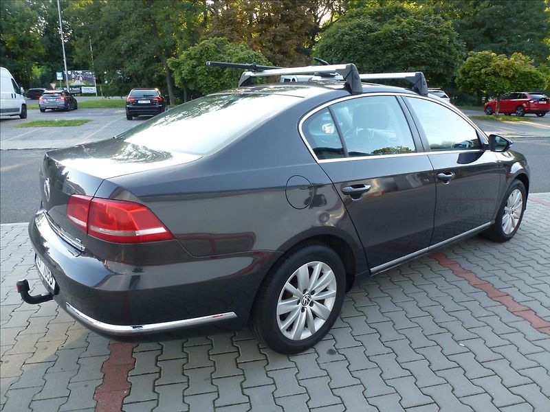 Volkswagen Passat 1,6 TDI Serviska, TOP STAV !!! - fotka 7 z 60