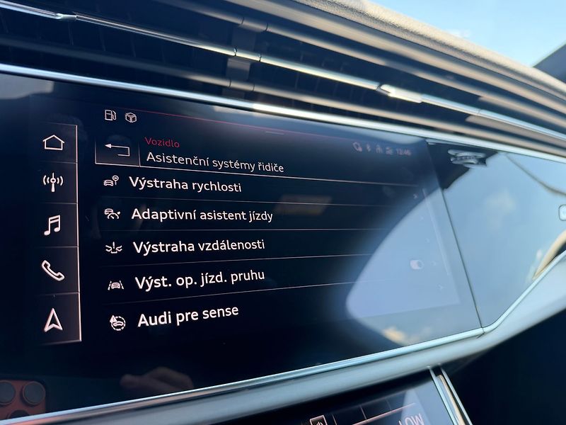 Audi Q7 S-line  210kW Tažné - fotka 19 z 26