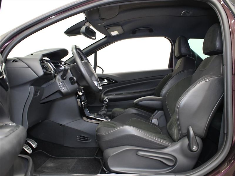 DS Automobiles DS3 1,2 PureTech 96kW Sport Chic - fotka 6 z 21