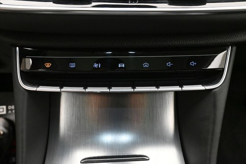 MG EHS 1,5 TGI PHEV 119kW AT Luxury Z - fotka 21 z 32