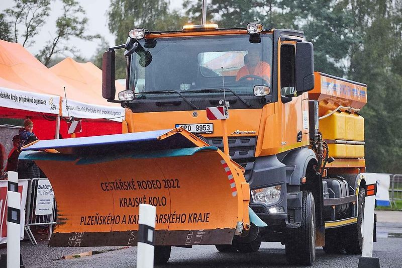 Technologie vozidel pro zimní údržbu silnic prošlo velkou modernizací. Dnes jsou sypače vybaveny nejmodernějšími technologiemi.