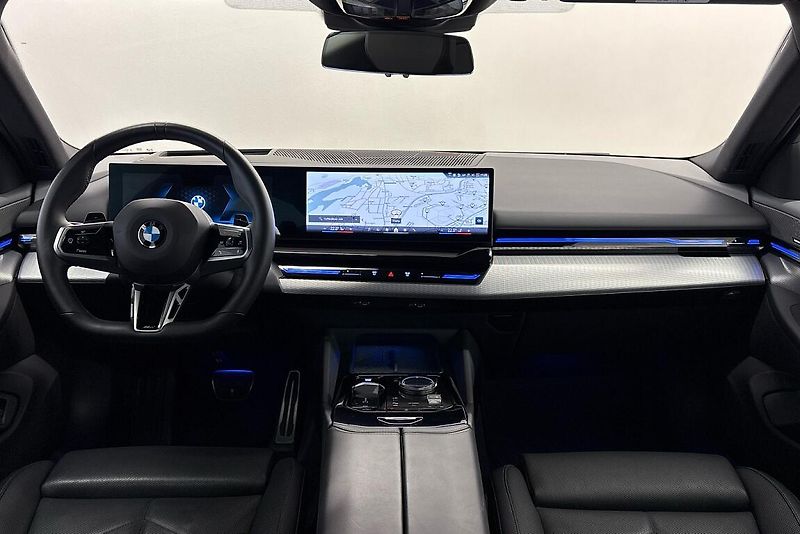 BMW Řada 5 540d xDrive Touring - fotka 8 z 13