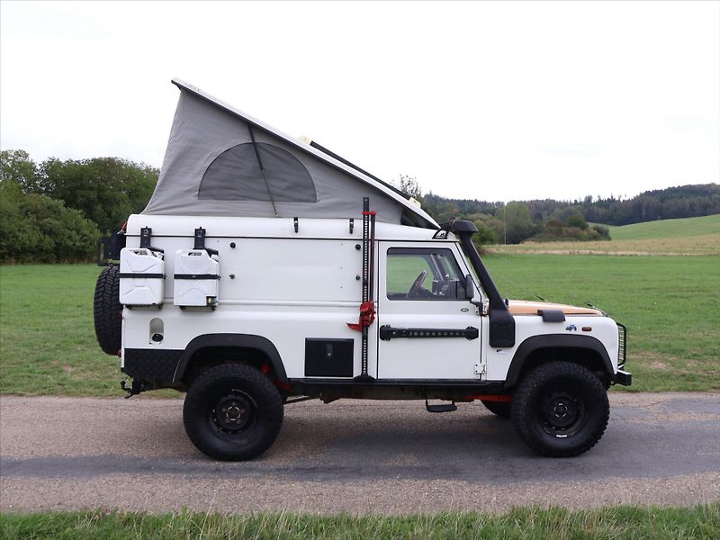 Land Rover Defender 2,5 110 Hard Top - fotka 16 z 40