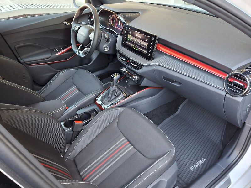 Škoda Fabia (2025) Monte Carlo DSG 1,0TSi 85kW - fotka 14 z 35