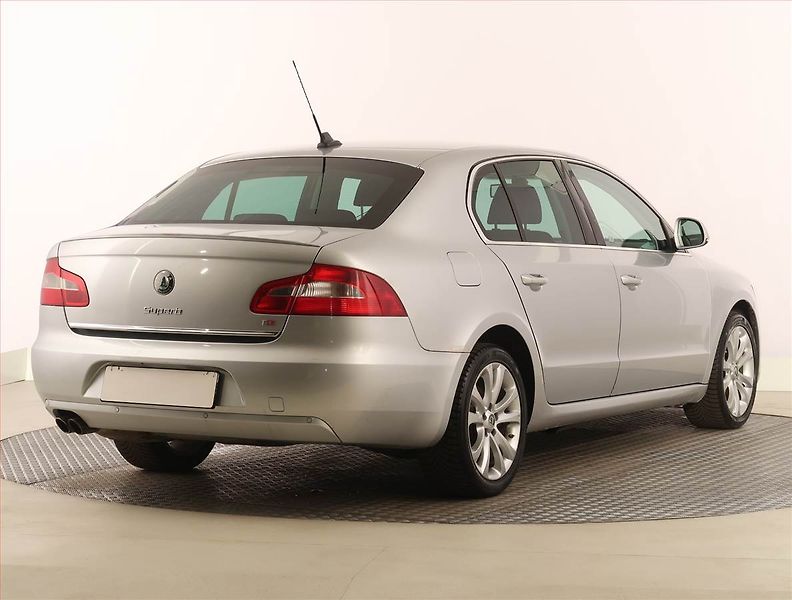 Škoda Superb (2008) 2.0 TDI, Serv.kniha, Xenony - fotka 5 z 20