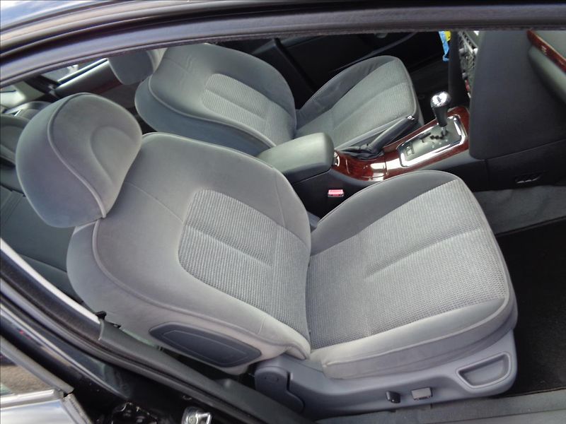 Peugeot 407 2,0 - fotka 8 z 17