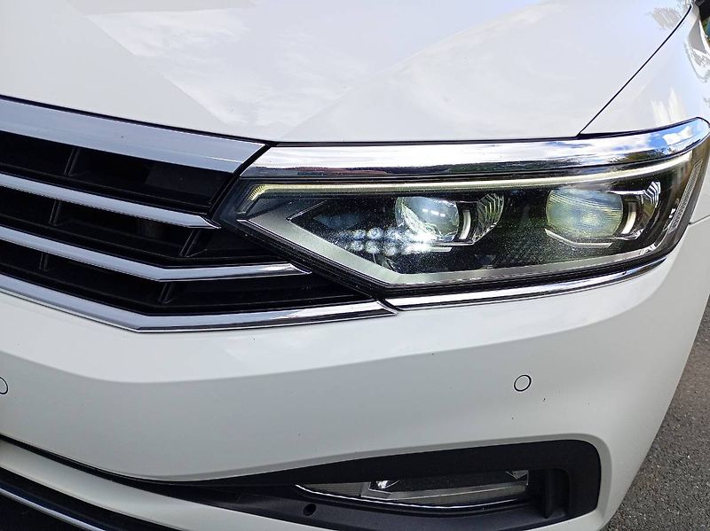 Volkswagen Passat (2021) 2.0 TDI DSG Elegance tažné MAT - fotka 27 z 34