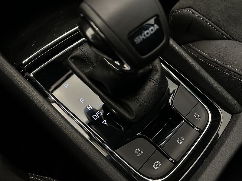 Škoda Karoq 2.0 TDI Top selection - fotka 13 z 24