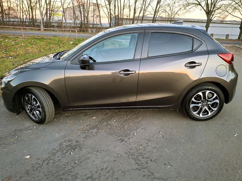 Mazda 2 1.5 benzin Rezervace - fotka 6 z 46