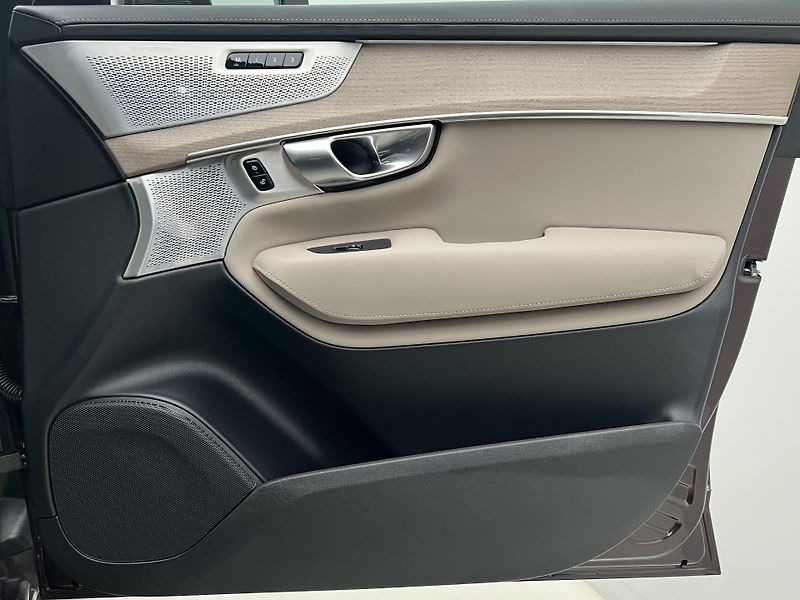 Volvo XC90 T8 AWD RECHARGE ULTRA BRIGHT - fotka 56 z 57