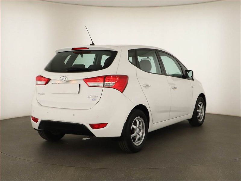 Hyundai ix20 (2012) 1.6 CVVT - fotka 5 z 13