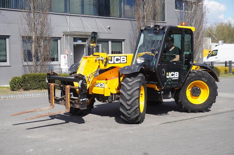 JCB (2018) 526-56 AGRI Plus / 5.6 m - fotka 13 z 24