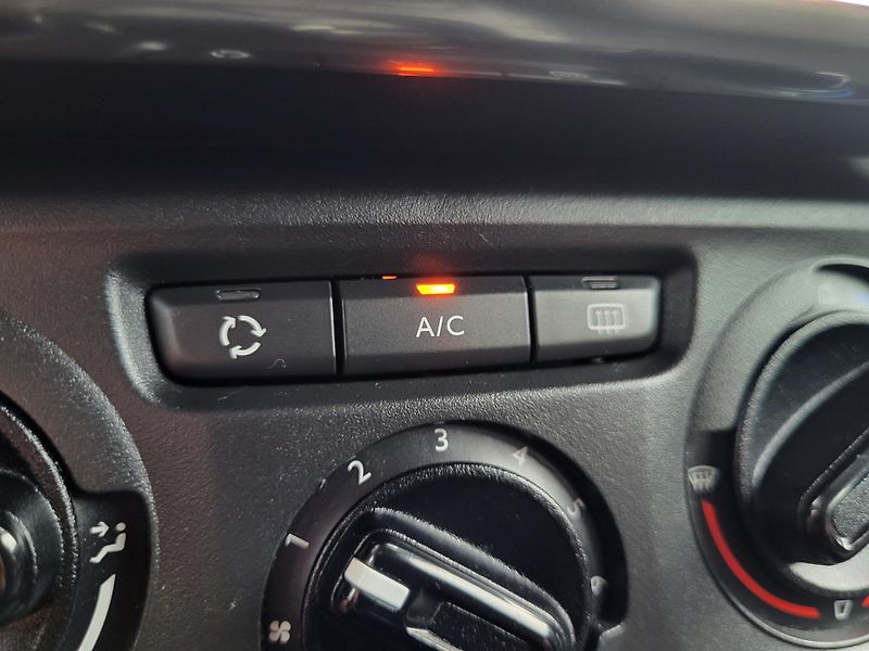 Citroën C3 1.2 PureTech 82k S&S FEEL *ČR - fotka 14 z 41