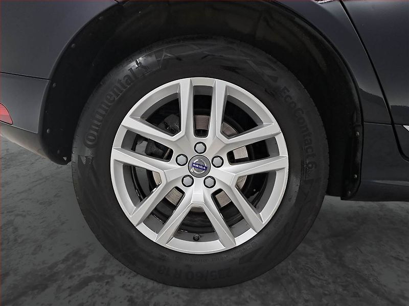 Volvo XC60 (2017) D4, Automat, Kůže, Navi - fotka 15 z 17
