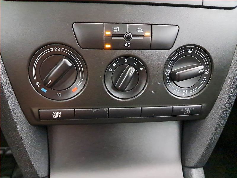 Škoda Octavia (2006) 1.6, Serv.kniha, nová STK - fotka 13 z 16
