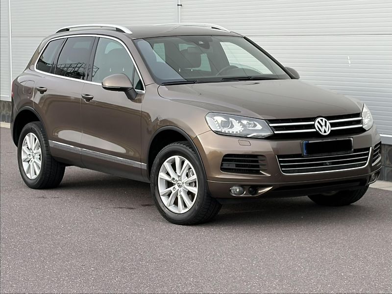 Volkswagen Touareg (2011) 180kW/PLNÝ SERVIS/N.ROZVODY/ - fotka 2 z 22