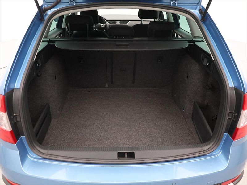 Škoda Octavia 2,0 TDI 135kW DSG 4x4 Scout - fotka 9 z 28
