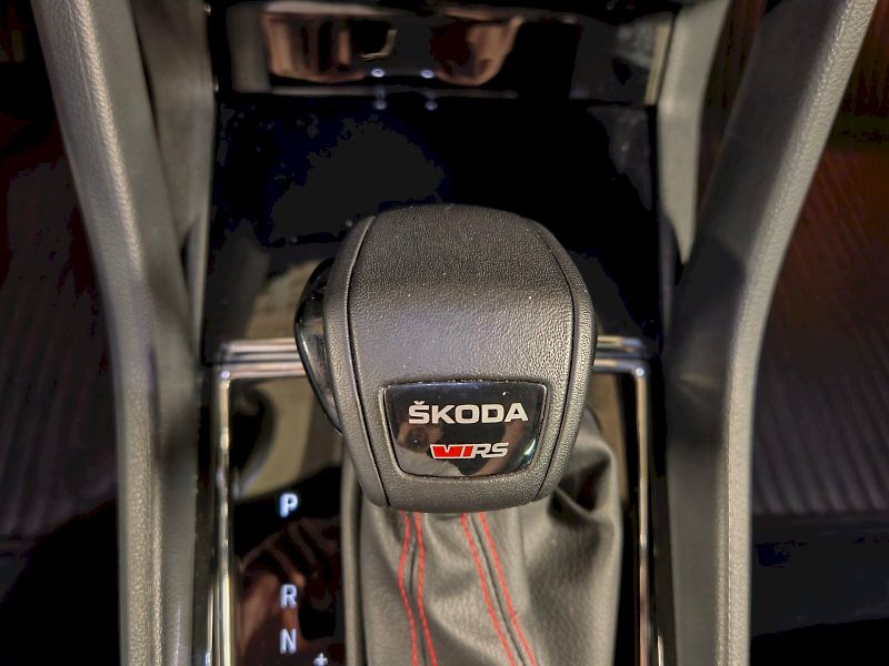Škoda Kodiaq (2023) 2.0 TSI 180 kW DSG 4x4 RS - fotka 18 z 30