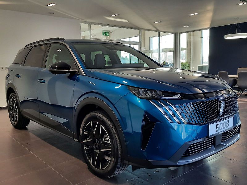 Peugeot 5008 (2025) ALLURE Hybrid 145 e-DCS6 - fotka 3 z 15