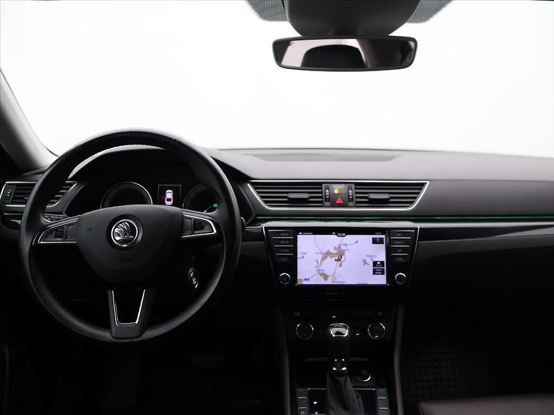 Škoda Superb 2,0 TSI 206kW DSG 4x4 L&K - fotka 26 z 33