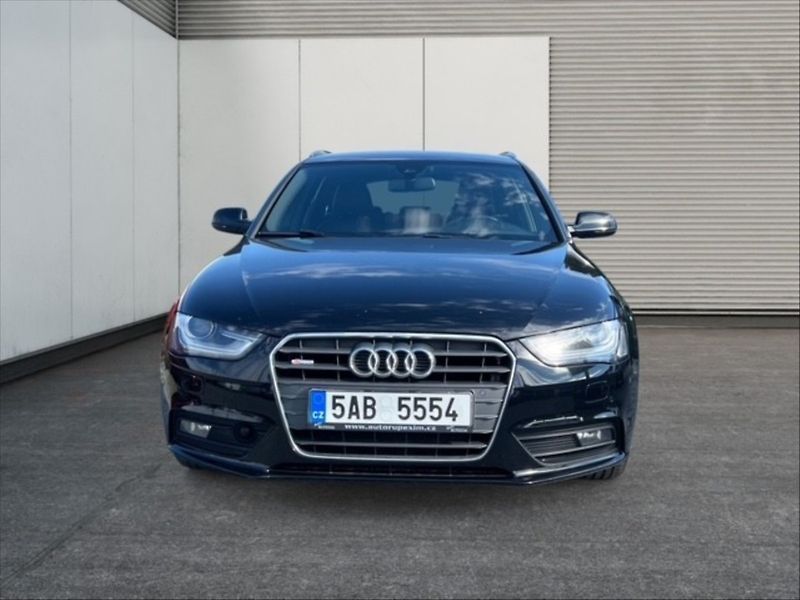 Audi A4 2,0 TDI S-Line AP - fotka 2 z 11