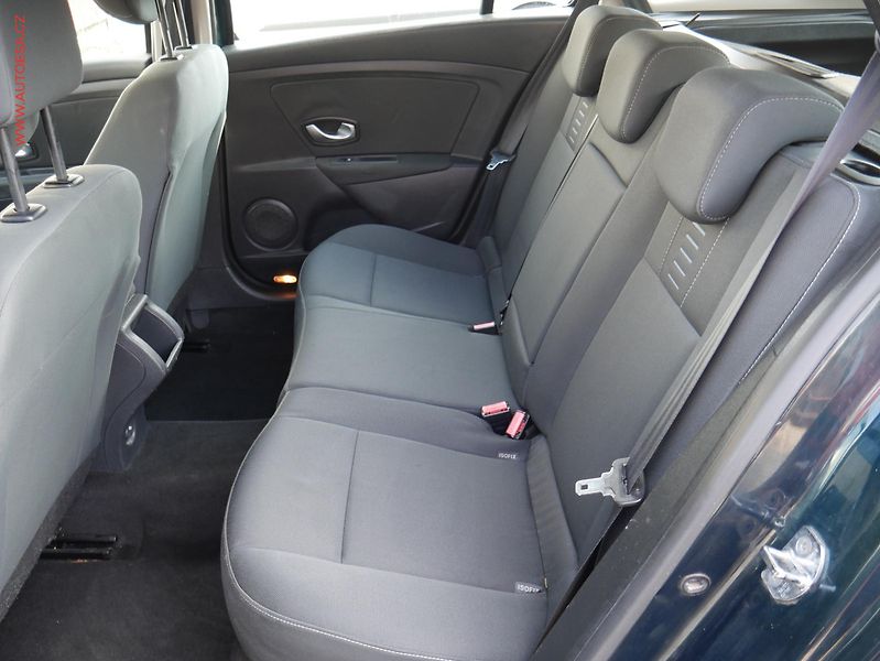 Renault Mégane (2010) 1.6i, ČR, AC, park.kamera - fotka 10 z 16